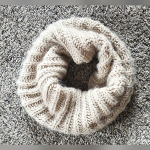 Tickled Pink| Chunky Knit Infinity Scarf